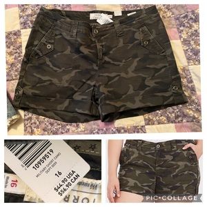 Torrid Camo Shorts NWT